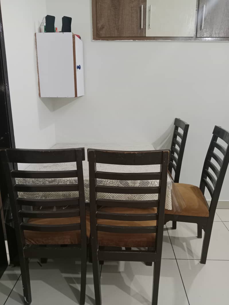 Dining table 4