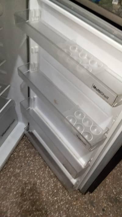 Dawlance fridge new condition
