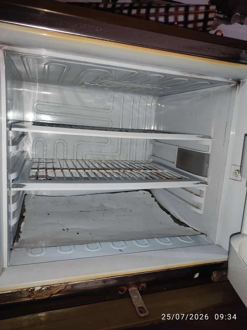 pell medium size fridge 3