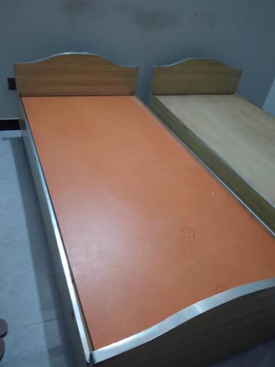 TWO SINGLE BEDS AVAILABLE FOR URGENT SALE!!!