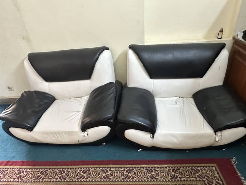 2 sofa seats 0
