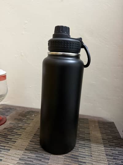 Sports water bottle