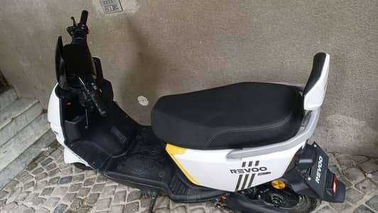 Revoo A12