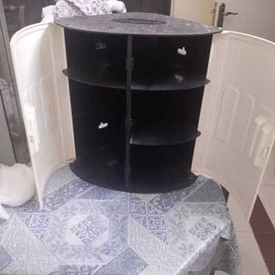 Washroom cabinet