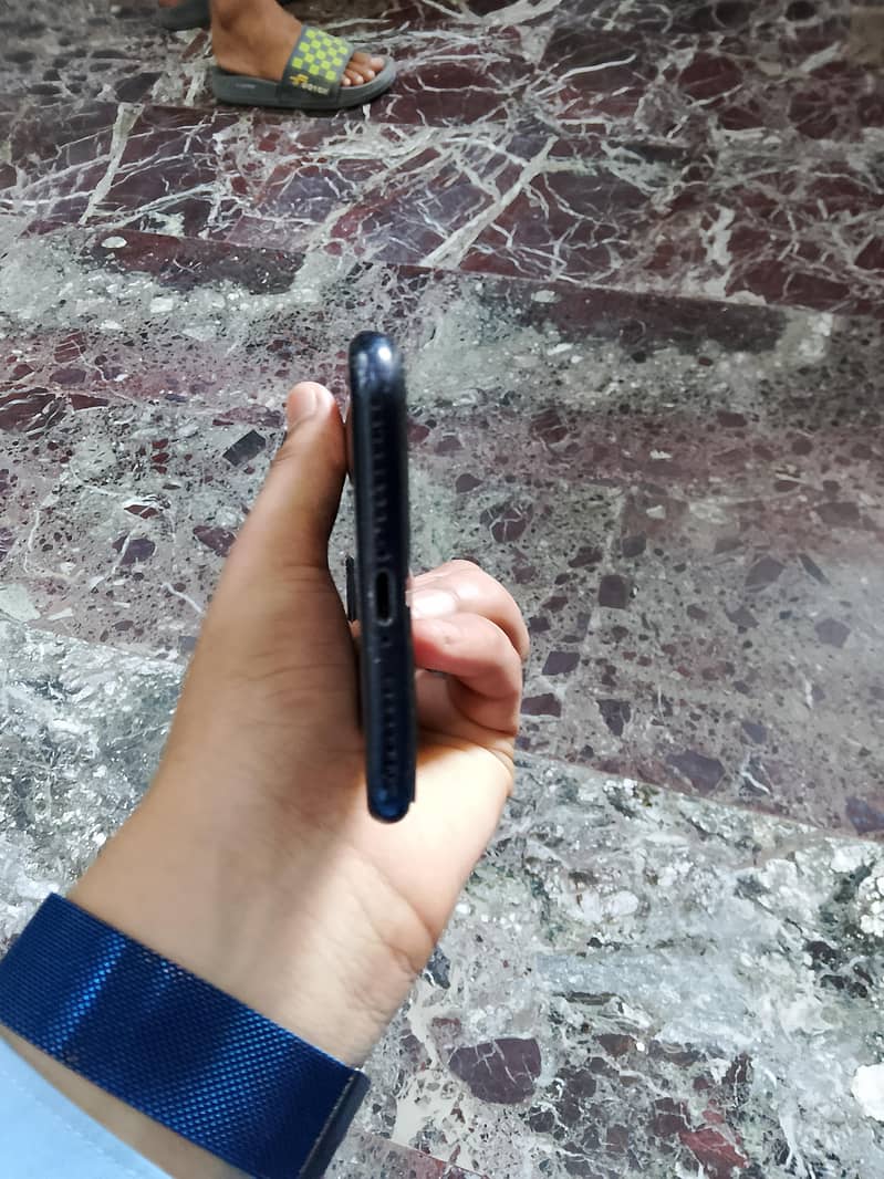 Apple iPhone 7 Plus 2