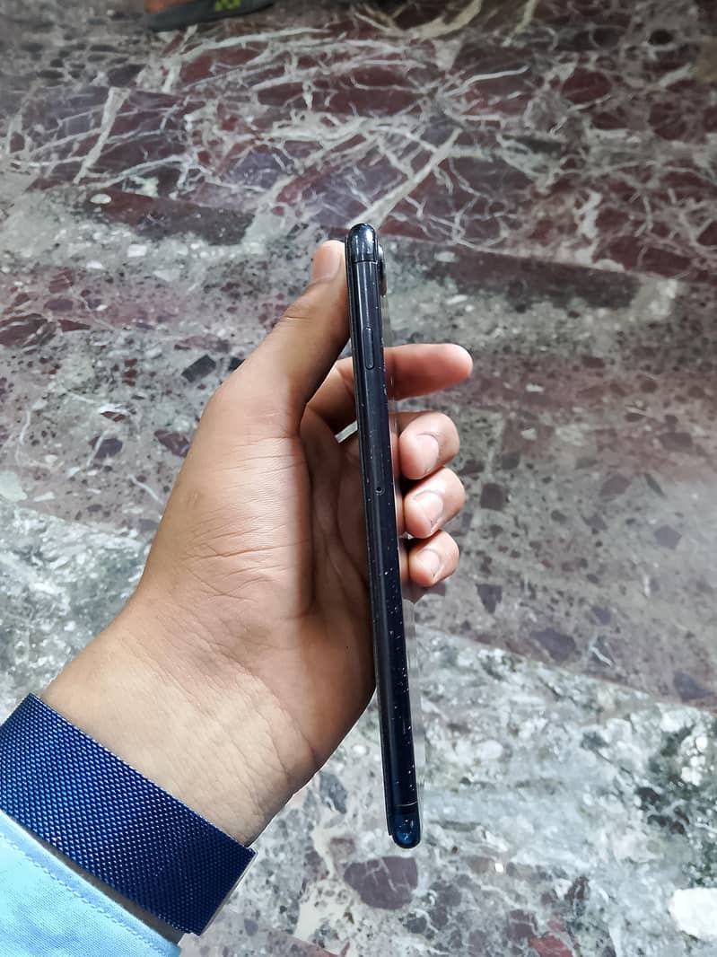 Apple iPhone 7 Plus 3