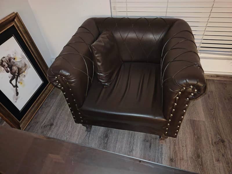 Two Single Seat sofas 7