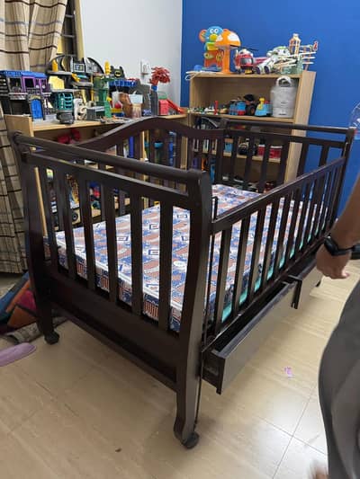 Wooden baby cot for Kids & toddlers - Customised and with mattress
