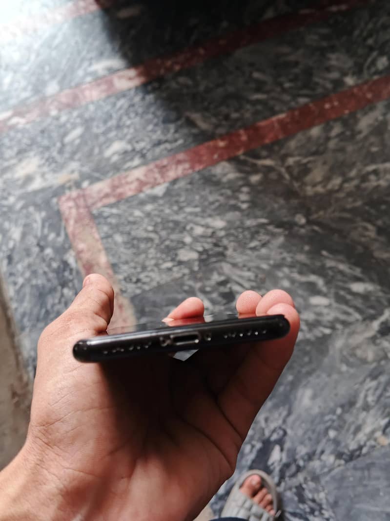 Apple iPhone 7 6