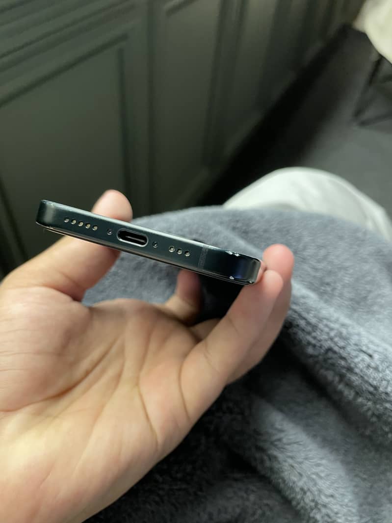 Apple iPhone 15 3