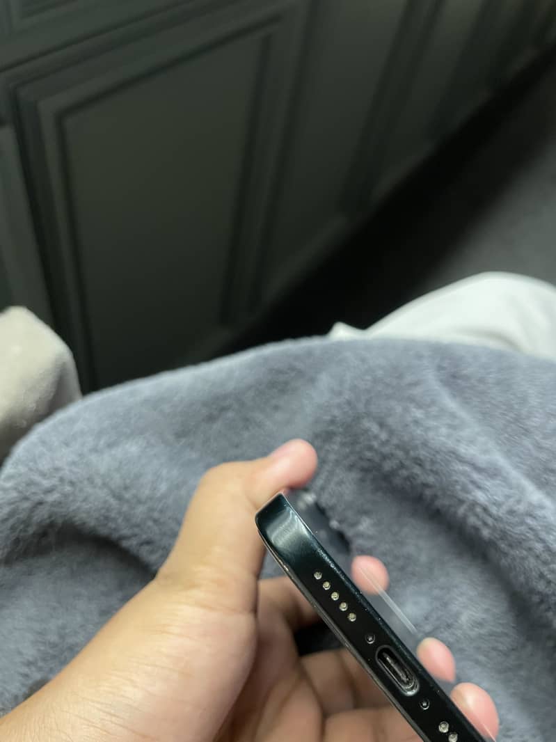 Apple iPhone 15 5