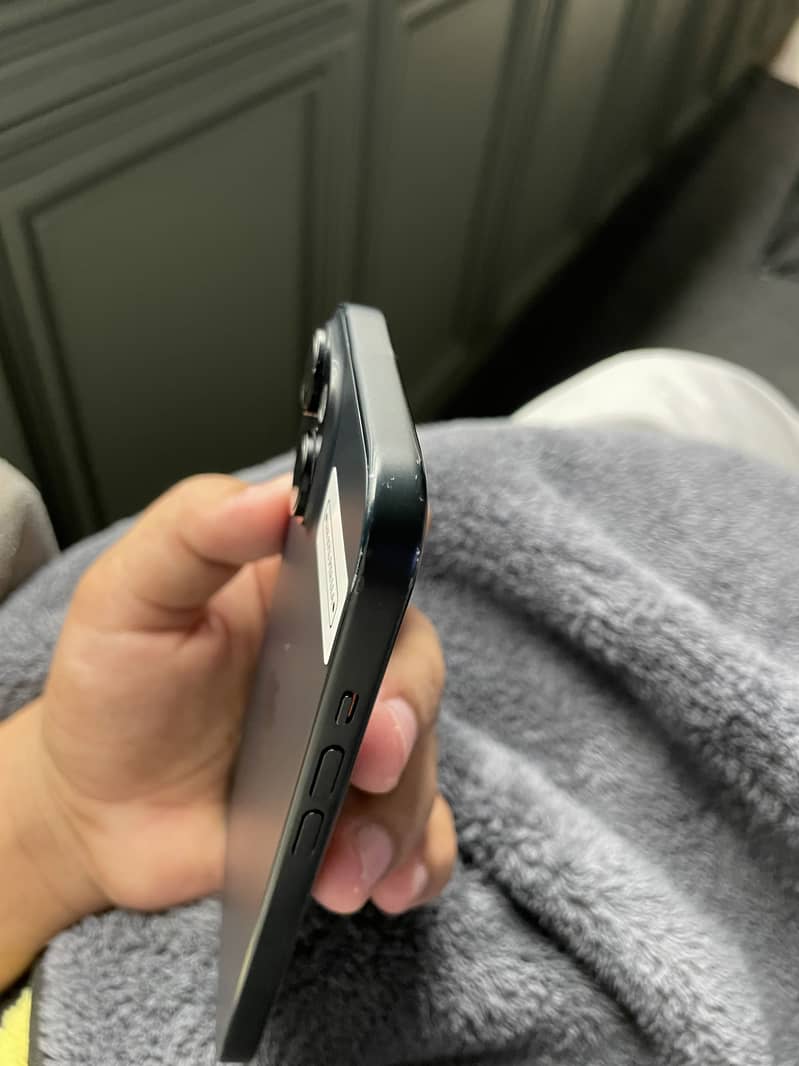 Apple iPhone 15 7