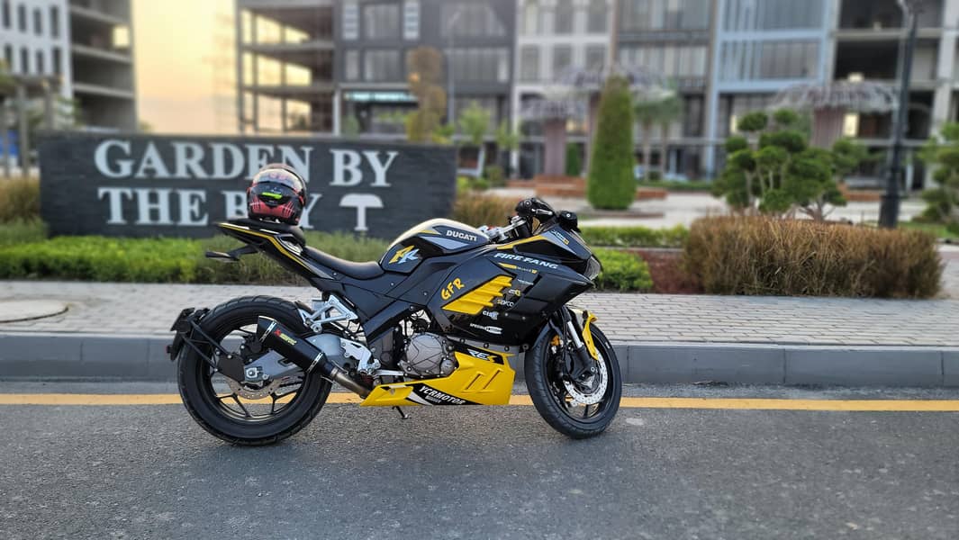 Ducati 400cc 1