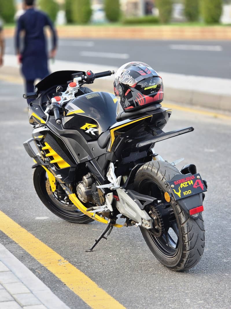 Ducati 400cc 4