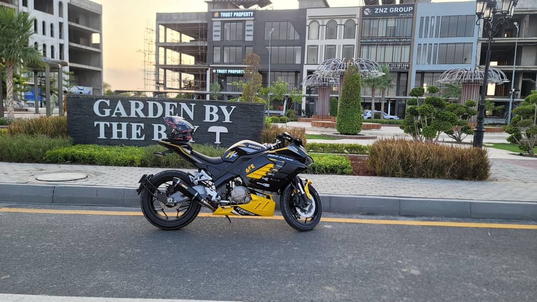 Ducati 400cc 7