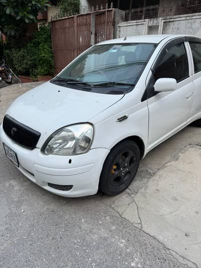 Toyota Vitz 2000