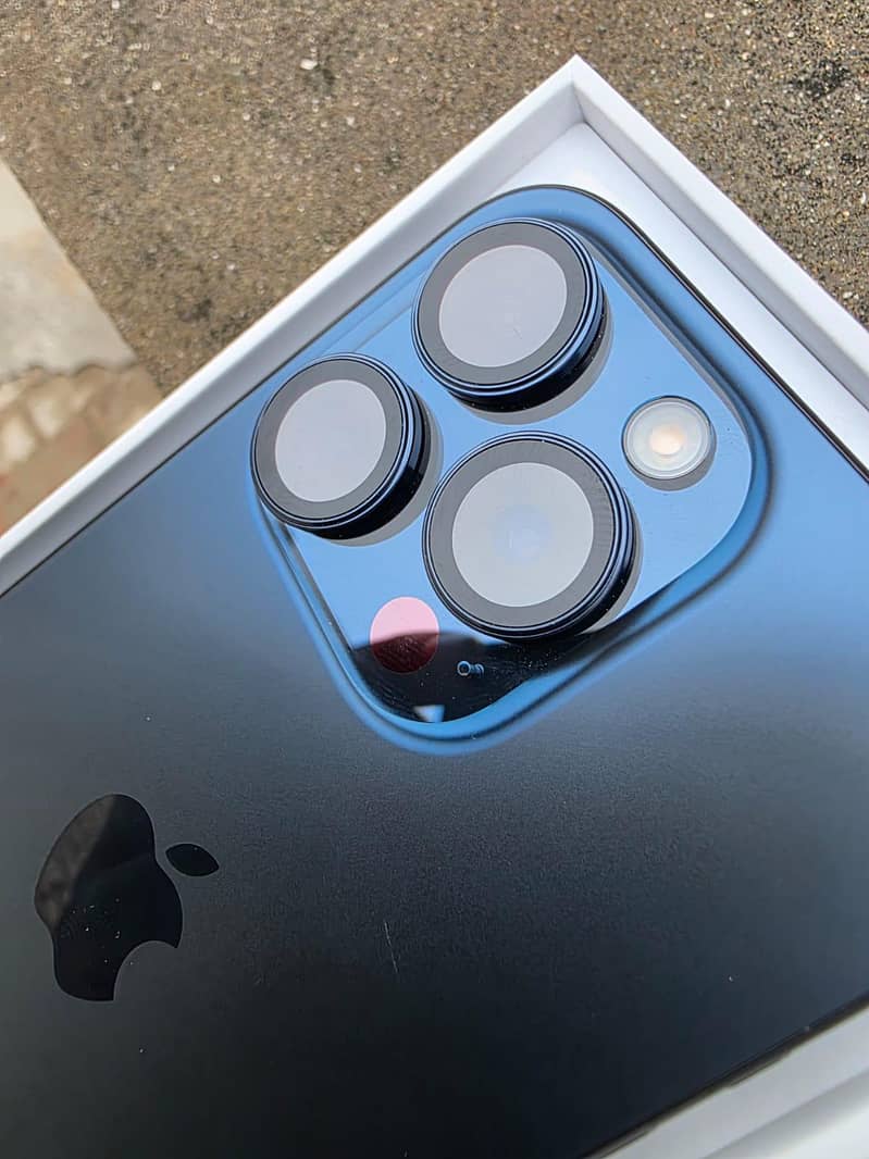 Apple iPhone 15 Pro 1