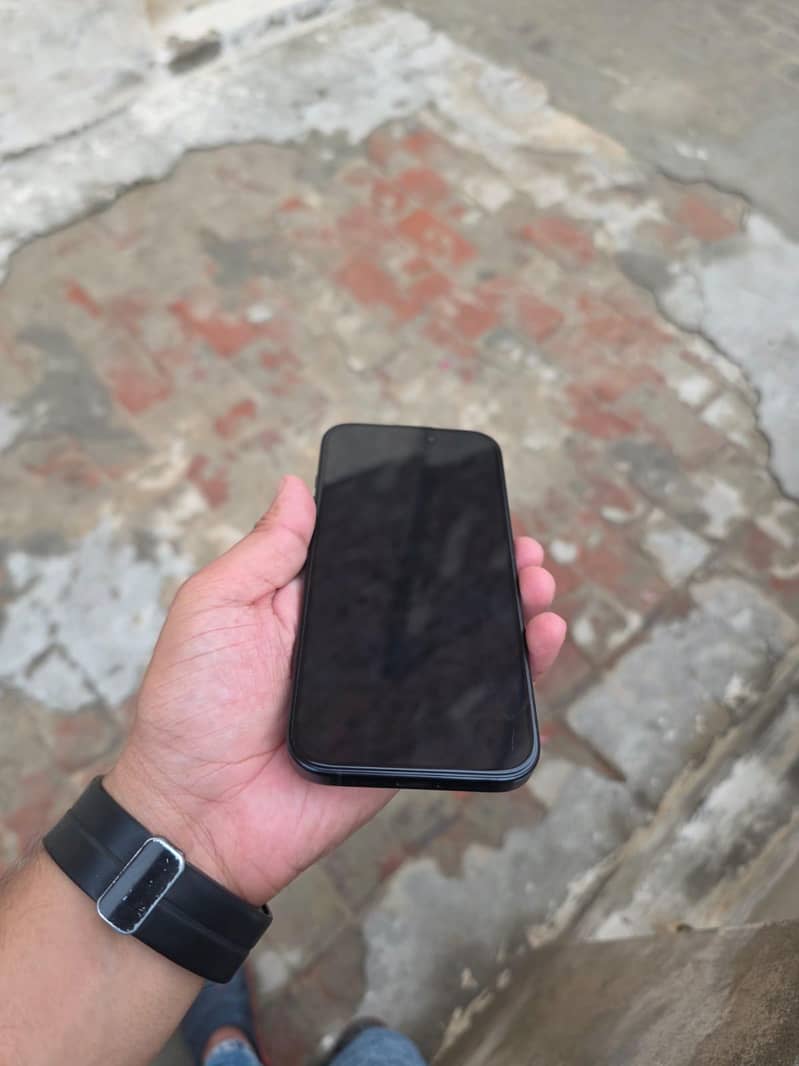 Apple iPhone 15 Pro 4