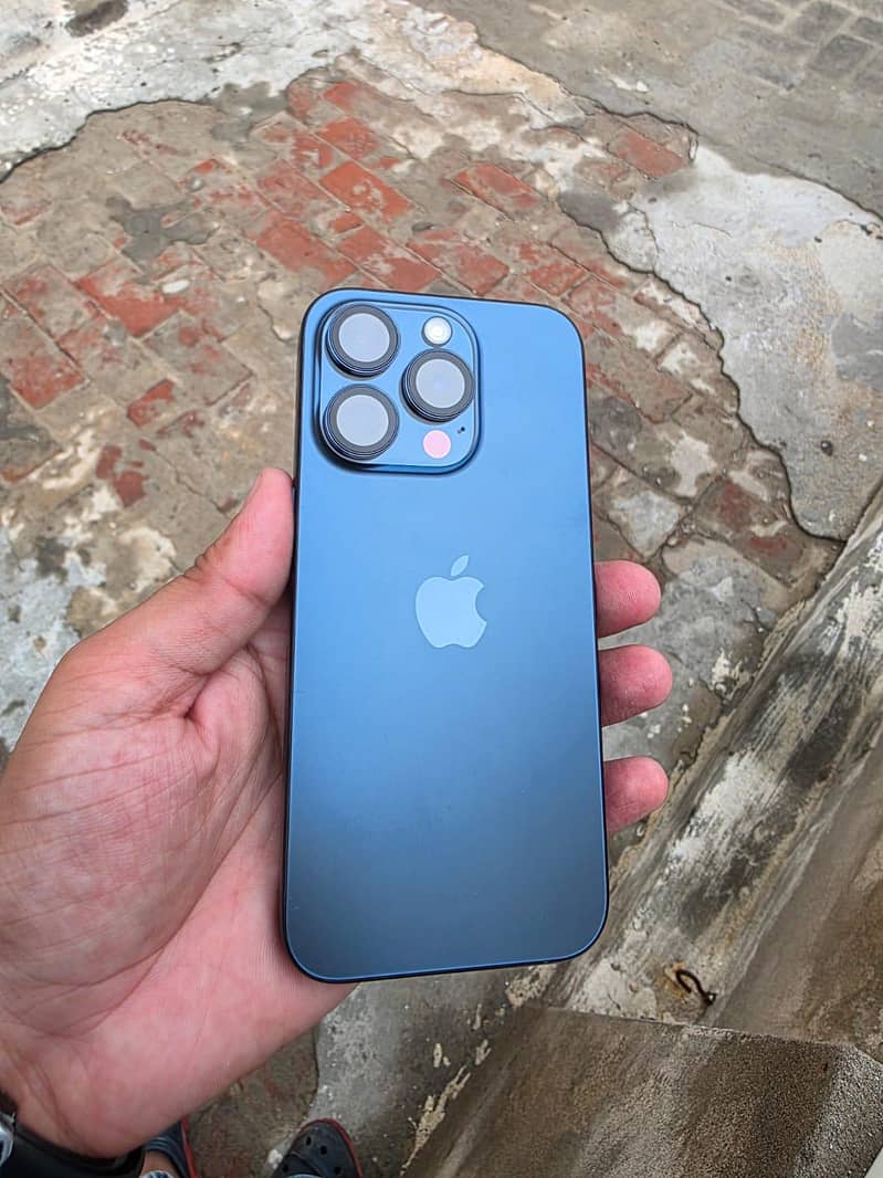 Apple iPhone 15 Pro 6