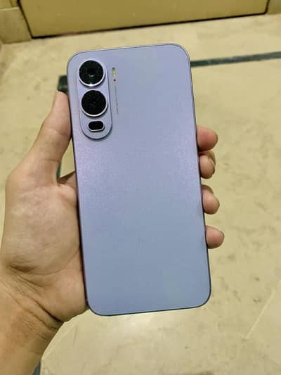 Itel City 200 4+8/128gb