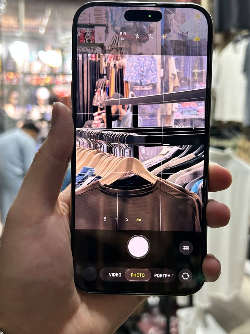 Apple iPhone 16 Pro Max 9
