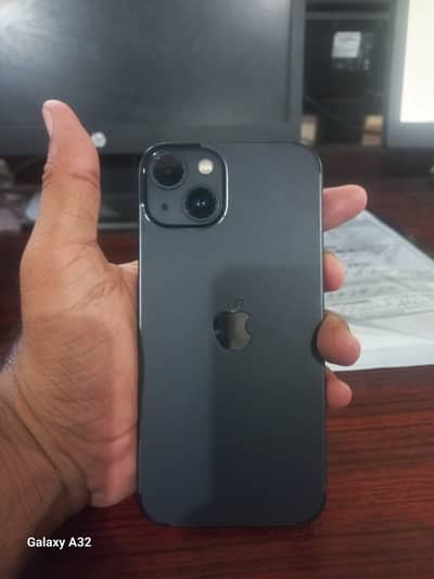 Apple iPhone 13
