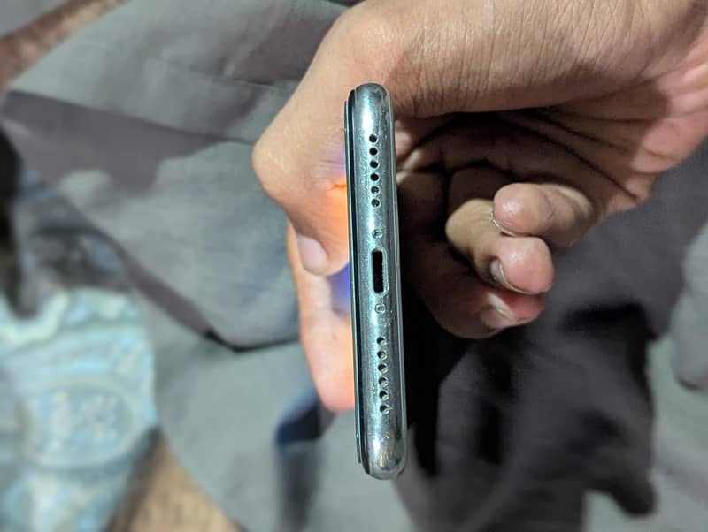 Apple iPhone X 6