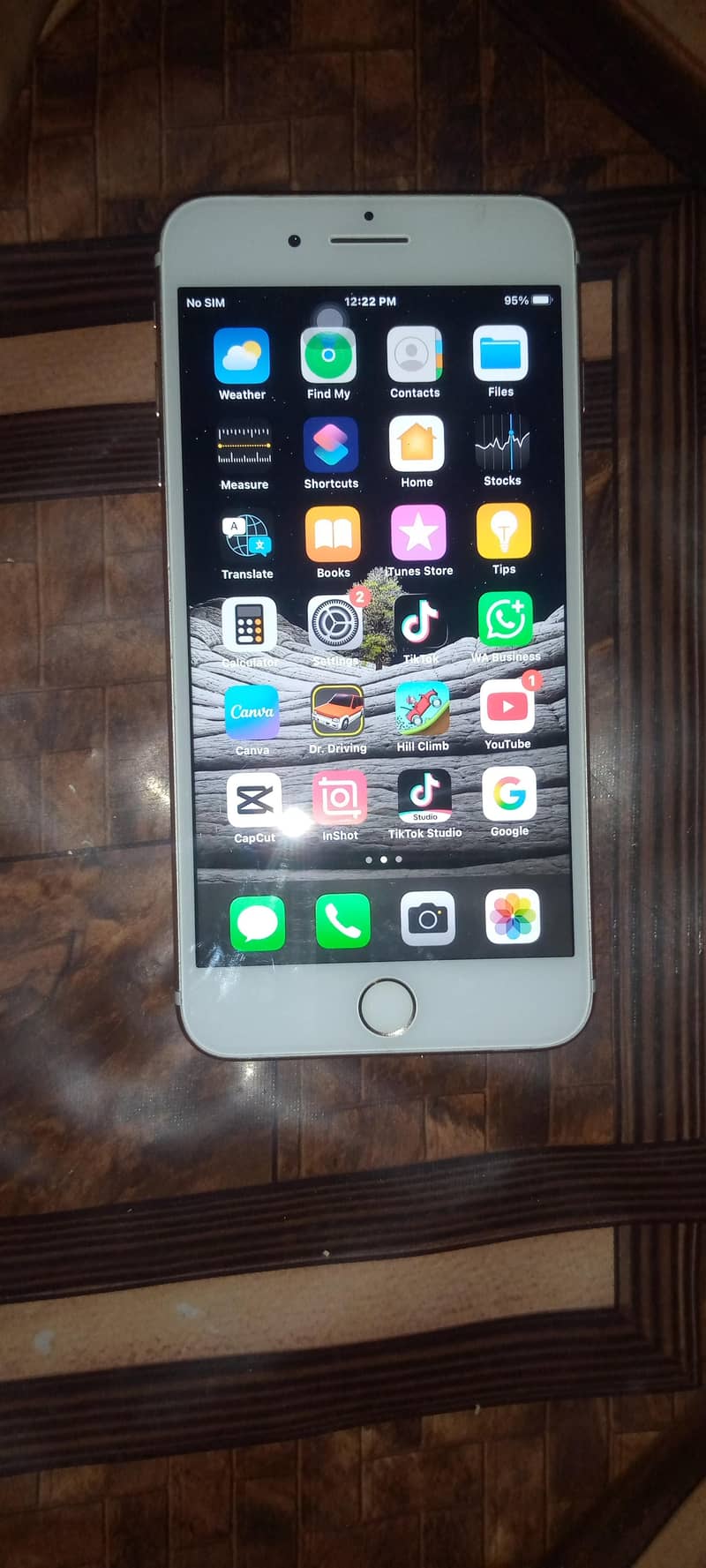 Apple iPhone 7 Plus 0