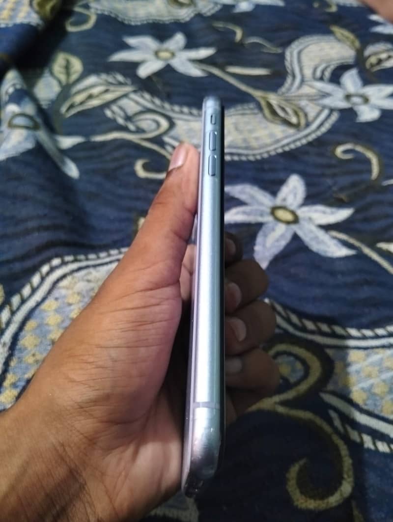 Apple iPhone 11 2