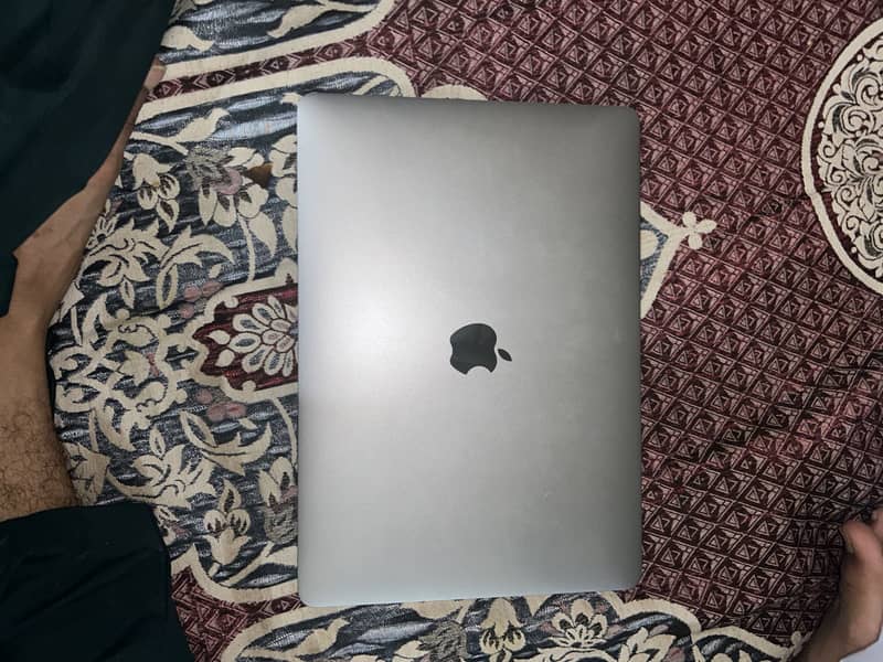 Macbook pro 2019 11