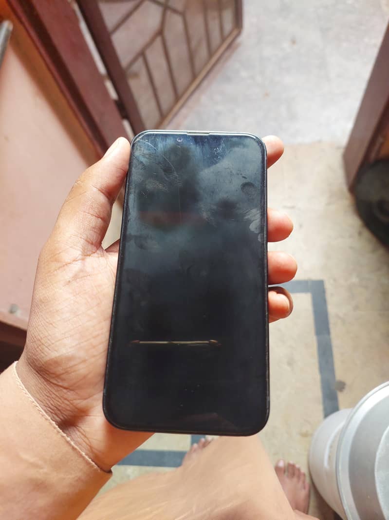 Apple iPhone 14 3