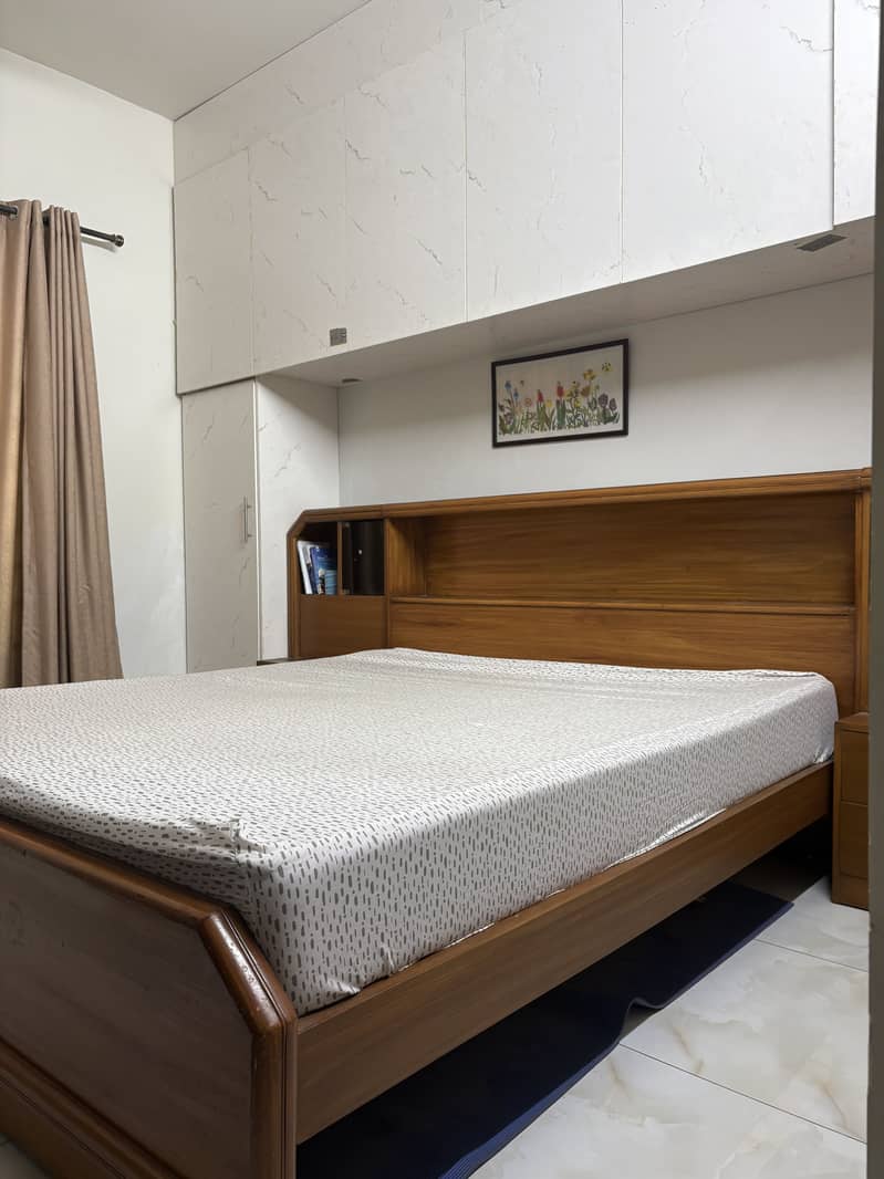Master Bedset/King Size Bed/Side Tables/Dressing Table/Storage Bed 1