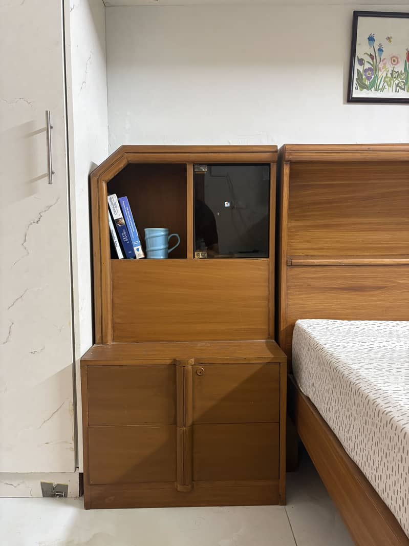 Master Bedset/King Size Bed/Side Tables/Dressing Table/Storage Bed 4
