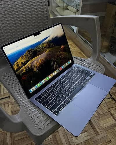 MacBook air M3, 256/16, 10/10 condition space grey