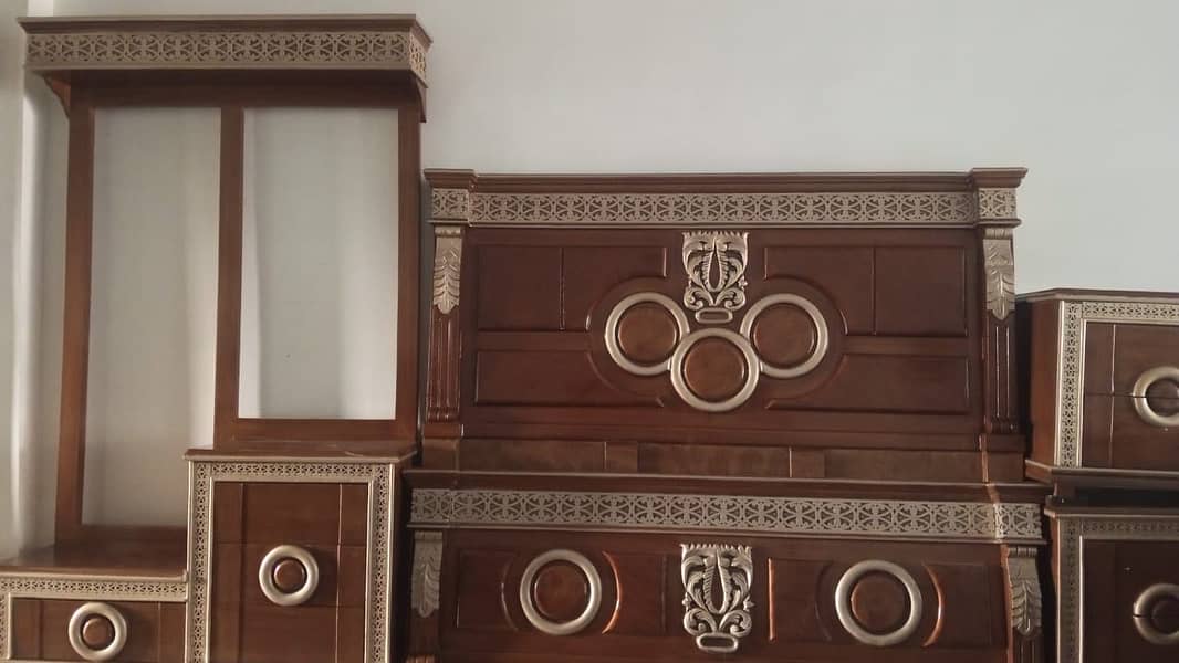 Bed , side tables and dressing 5