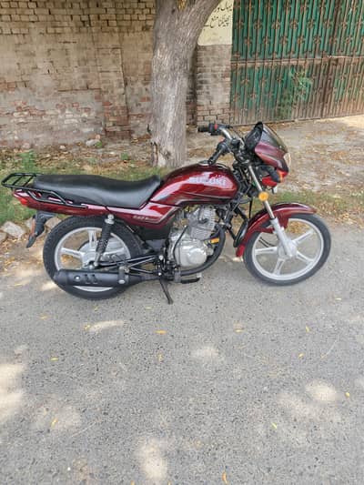 Suzuki. 110. s. 2019