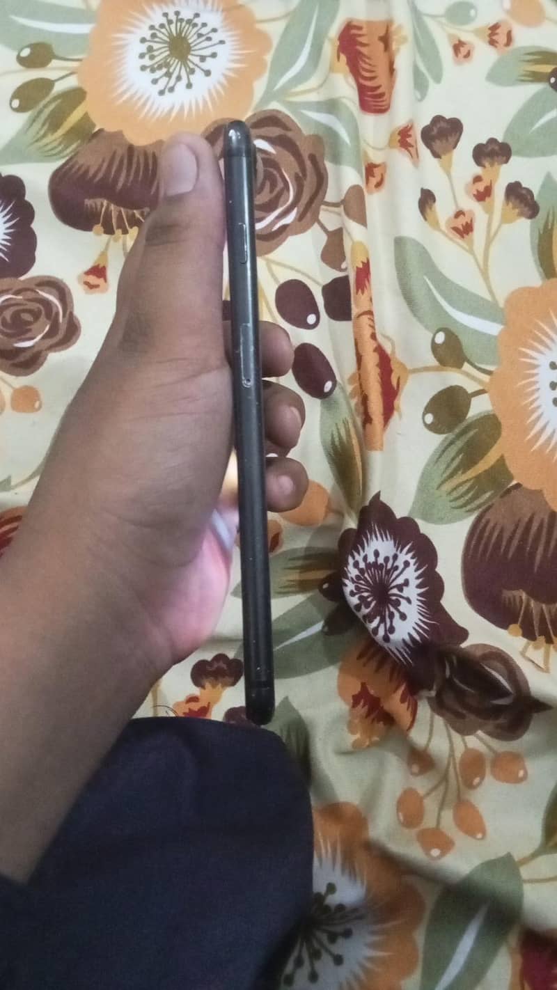 Apple iPhone 7 Plus 2