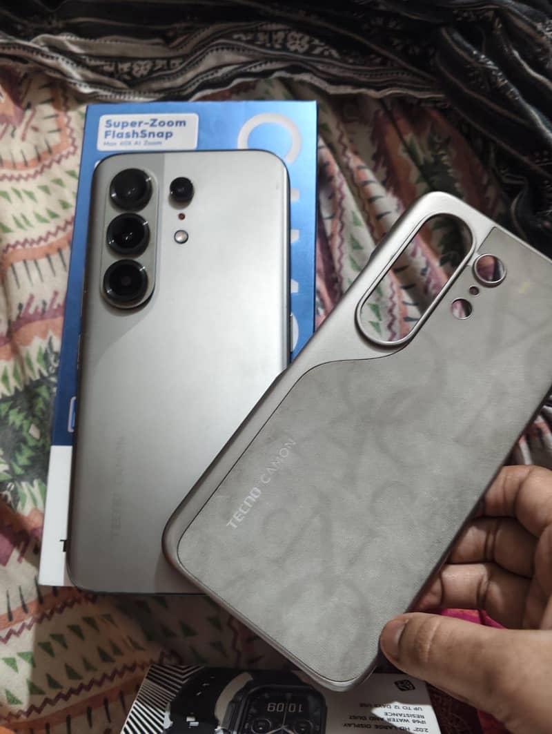 Tecno CAMON 40 Pro 1