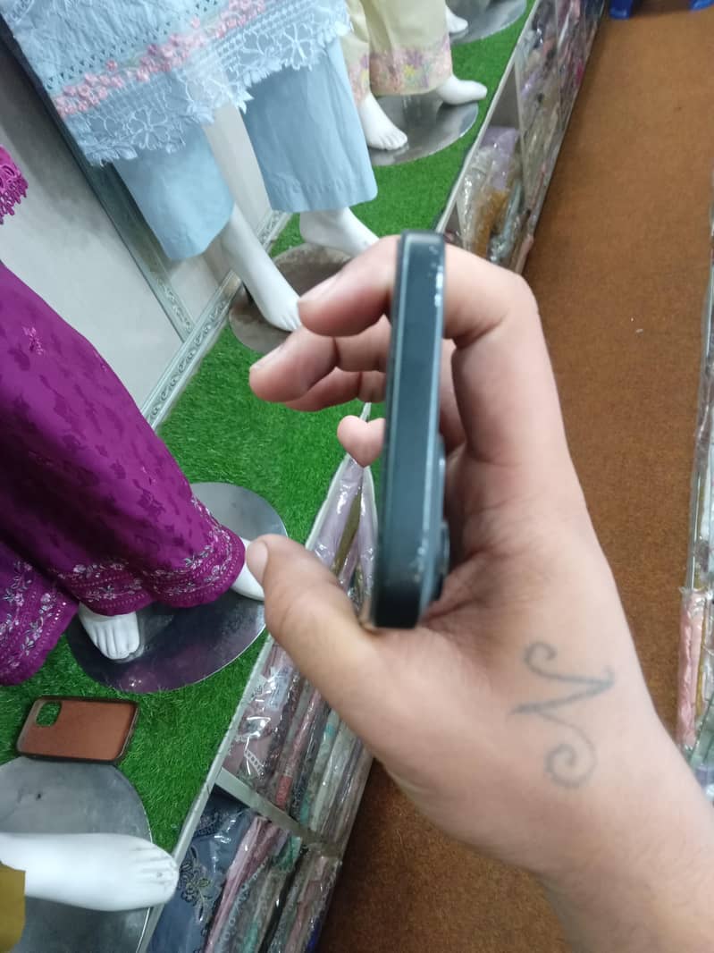 Apple iPhone 15 0