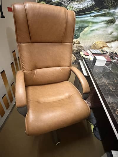 Office table & office chair for sale