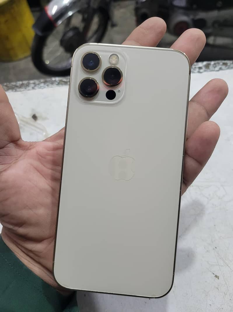 Apple iPhone 12 Pro 1