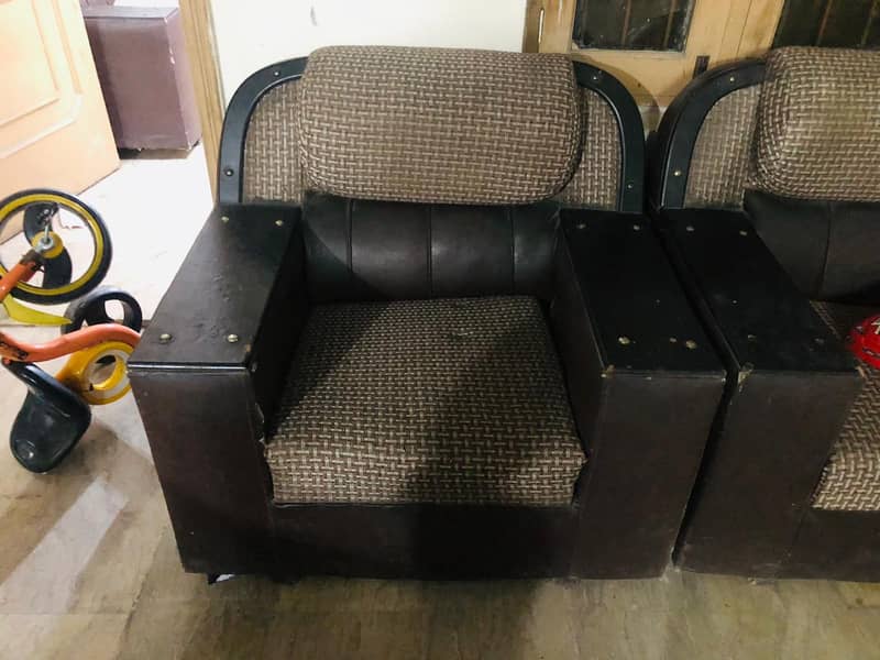 USED SOFA SET 1