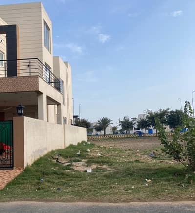 5 Marla Plot Back of Main Road for Sale in DHA 9 Town Block D Plot No. 354 | Prime Accessibility | Best of Both Worlds