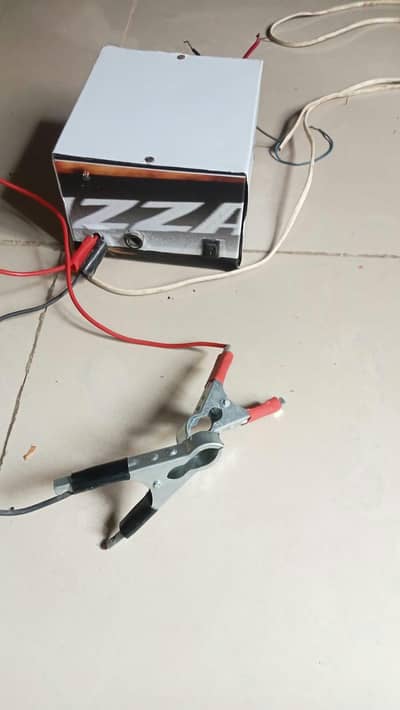 12 volt battery charger transformer fast and heavy automatic.