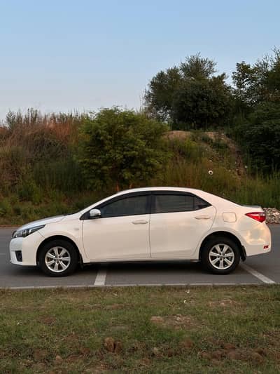 Toyota Corolla Altis 2015