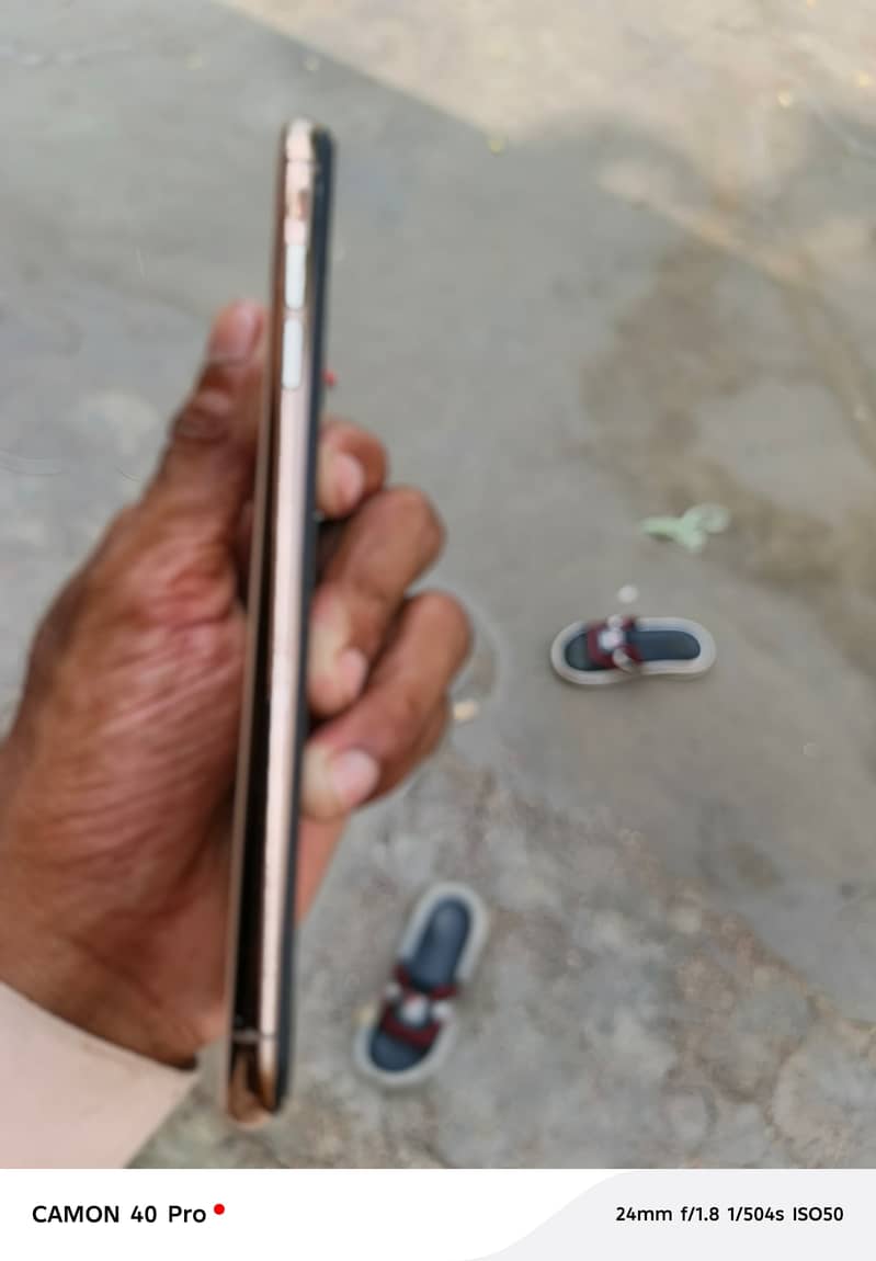 iPhone XS Max 1