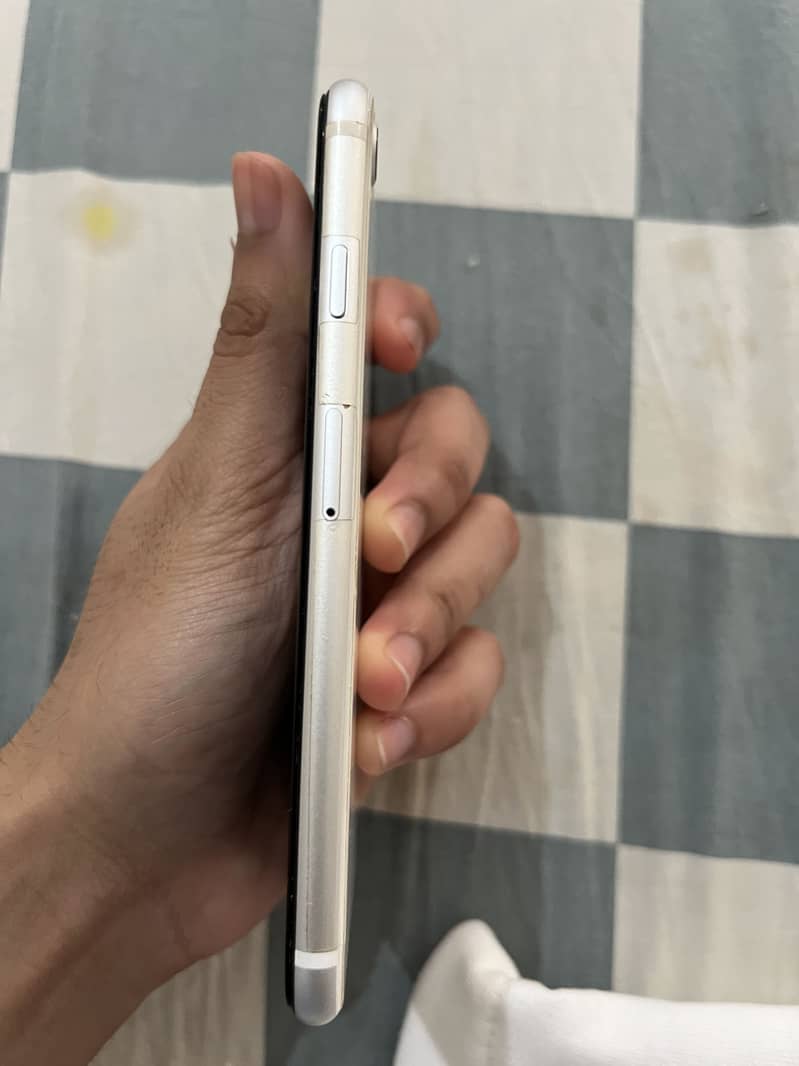 Apple iPhone SE 3