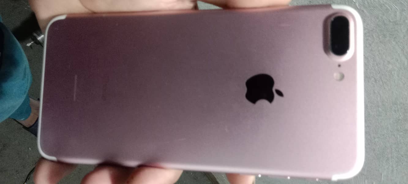 Apple iPhone 7 Plus 6
