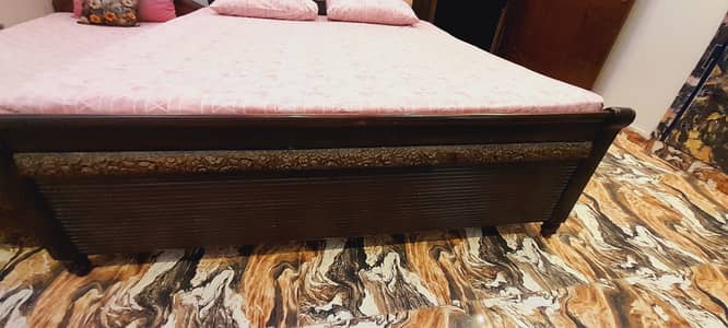 King size bed