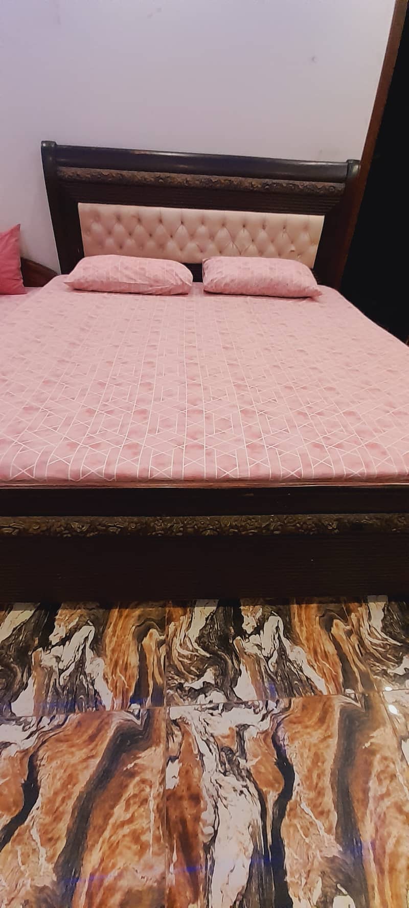 King size bed 1
